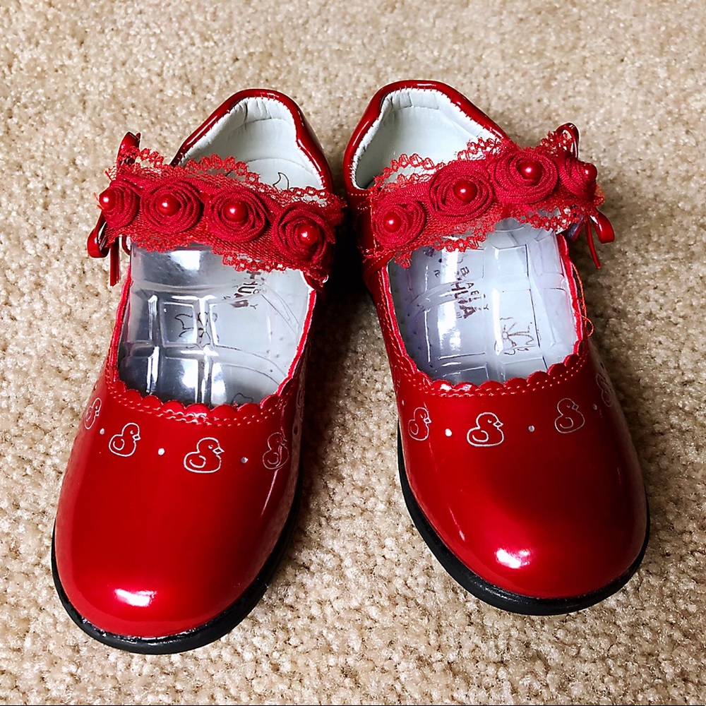 Girl’s flat shoes